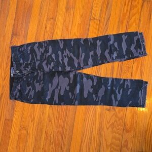 Democracy Camouflage Pants size 4 Great Condition